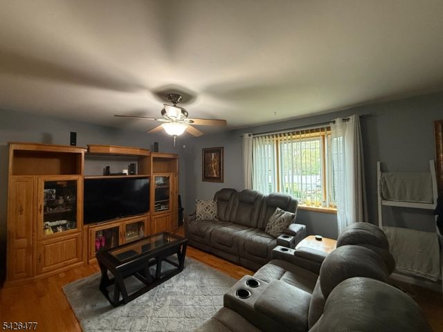 32 Brunswick Dr, Howell Twp., NJ 07731