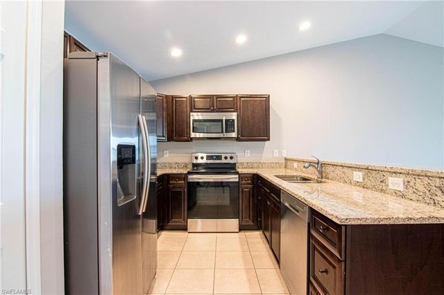 723 SW 40th TER, Cape Coral, FL 33914