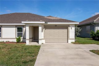 723 SW 40th TER, Cape Coral, FL 33914