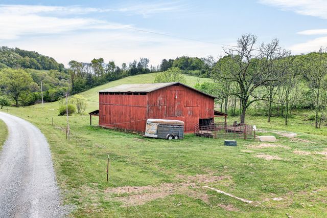 360 Long Hollow Ln, Gainesboro, TN 38562