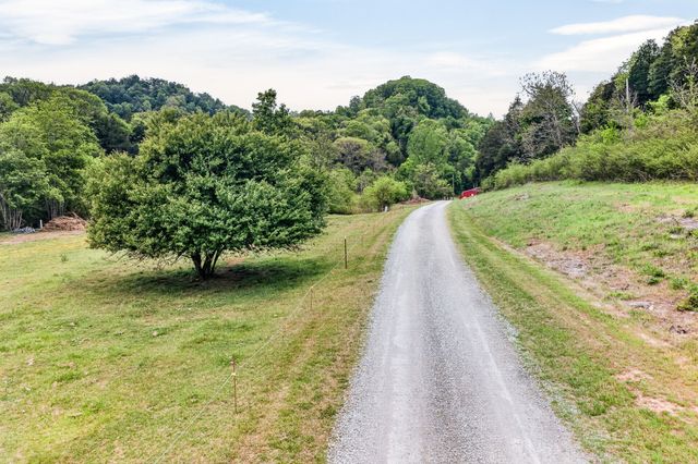 360 Long Hollow Ln, Gainesboro, TN 38562