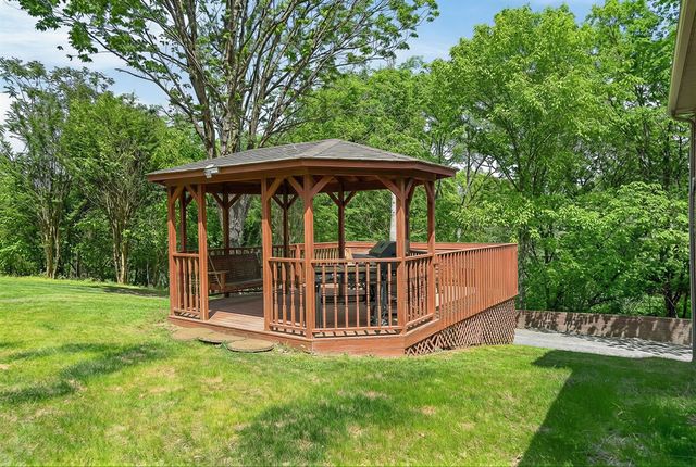 360 Long Hollow Ln, Gainesboro, TN 38562