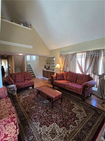 3 Hemlock Drive, Johnston, RI 02919