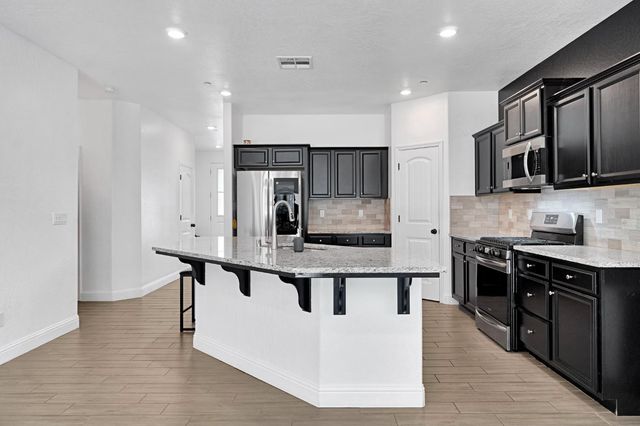 6178 E Mono Street, Fresno, CA 93727