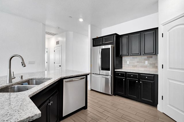 6178 E Mono Street, Fresno, CA 93727