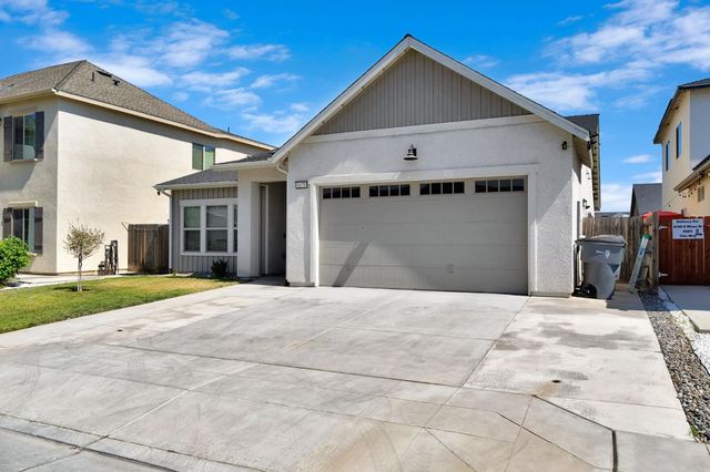 6178 E Mono Street, Fresno, CA 93727