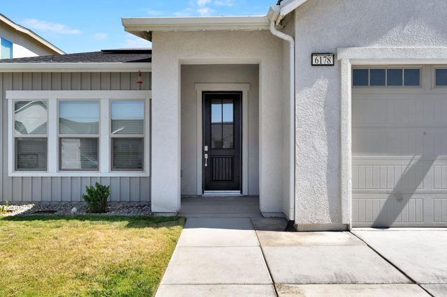 6178 E Mono Street, Fresno, CA 93727