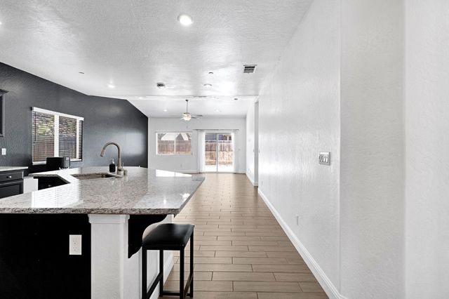 6178 E Mono Street, Fresno, CA 93727