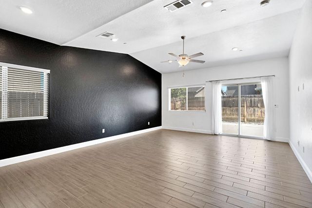 6178 E Mono Street, Fresno, CA 93727