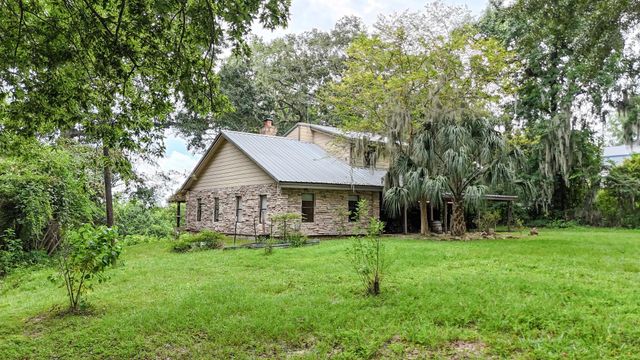 605 Clayton Street, Dayton, TX 77535