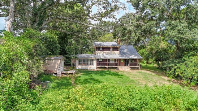 605 Clayton Street, Dayton, TX 77535