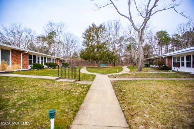 827c Balmoral Court, Lakewood, NJ 08701