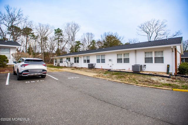 827c Balmoral Court, Lakewood, NJ 08701