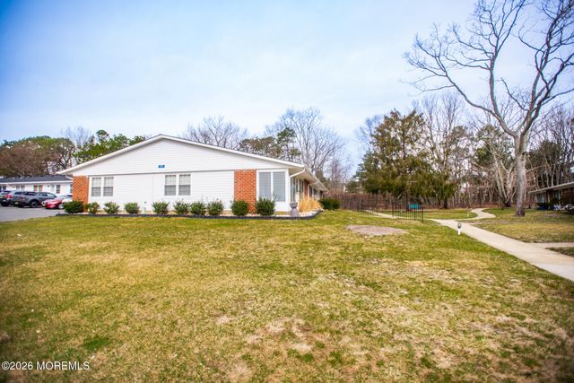 827c Balmoral Court, Lakewood, NJ 08701