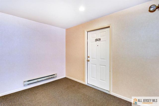 1909 Tanglewood Court, Helmetta, NJ 08828
