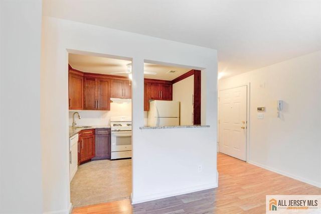 1909 Tanglewood Court, Helmetta, NJ 08828
