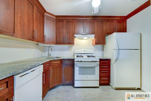 1909 Tanglewood Court, Helmetta, NJ 08828