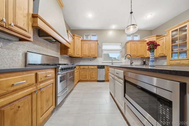 11407 E 133rd Street S, Broken Arrow, OK 74011