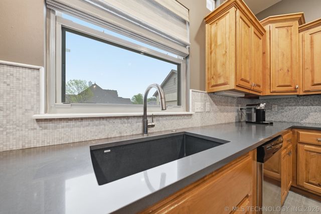 11407 E 133rd Street S, Broken Arrow, OK 74011