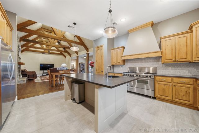 11407 E 133rd Street S, Broken Arrow, OK 74011