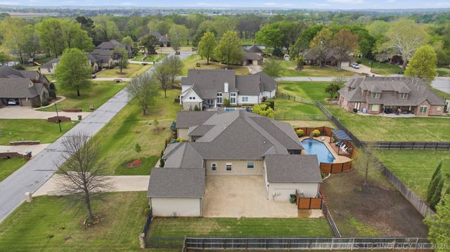 11407 E 133rd Street S, Broken Arrow, OK 74011