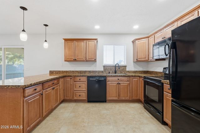 755 E MESQUITE Avenue, Apache Junction, AZ 85119