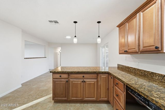 755 E MESQUITE Avenue, Apache Junction, AZ 85119