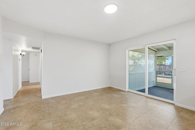 755 E MESQUITE Avenue, Apache Junction, AZ 85119