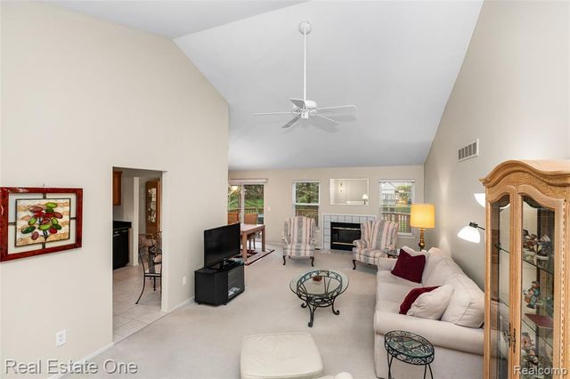 367 N Oak Drive, Commerce Twp, MI 48390