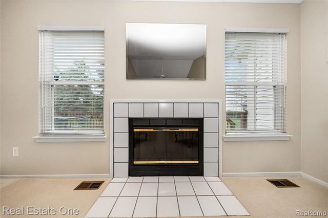 367 N Oak Drive, Commerce Twp, MI 48390
