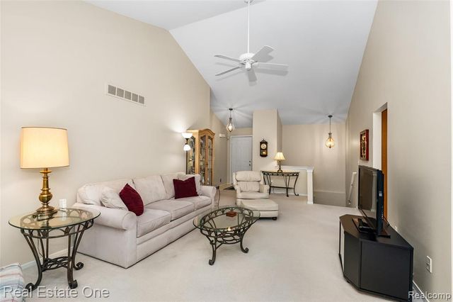 367 N Oak Drive, Commerce Twp, MI 48390