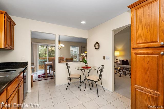 367 N Oak Drive, Commerce Twp, MI 48390