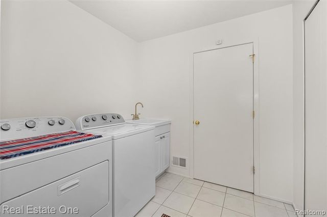 367 N Oak Drive, Commerce Twp, MI 48390