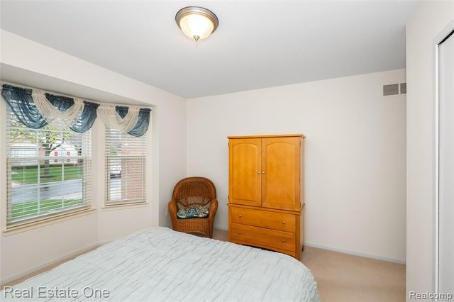 367 N Oak Drive, Commerce Twp, MI 48390