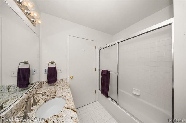 367 N Oak Drive, Commerce Twp, MI 48390