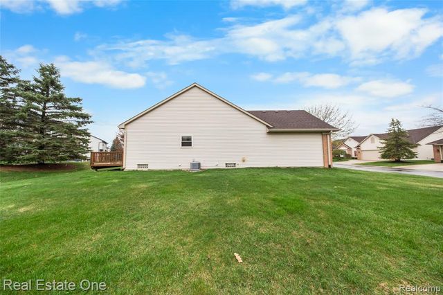 367 N Oak Drive, Commerce Twp, MI 48390
