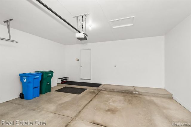 367 N Oak Drive, Commerce Twp, MI 48390
