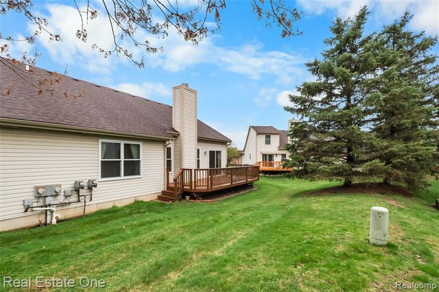 367 N Oak Drive, Commerce Twp, MI 48390