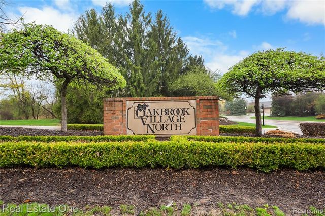 367 N Oak Drive, Commerce Twp, MI 48390