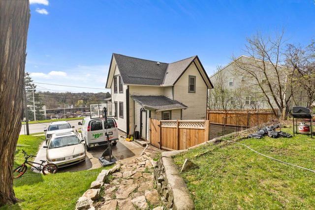 1232 E North STREET, Waukesha, WI 53188