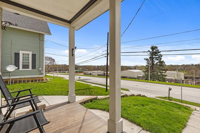 1232 E North STREET, Waukesha, WI 53188
