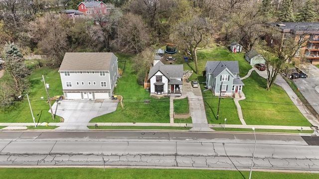 1232 E North STREET, Waukesha, WI 53188