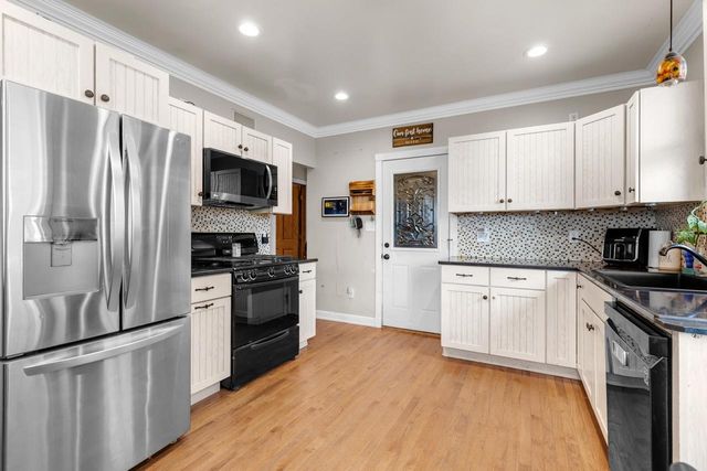1232 E North STREET, Waukesha, WI 53188