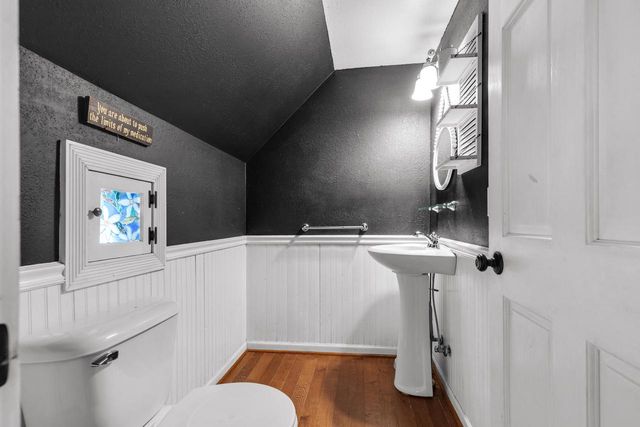 1232 E North STREET, Waukesha, WI 53188