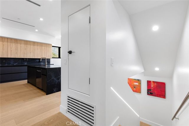 5134 Medina Road, Woodland Hills, CA 91364