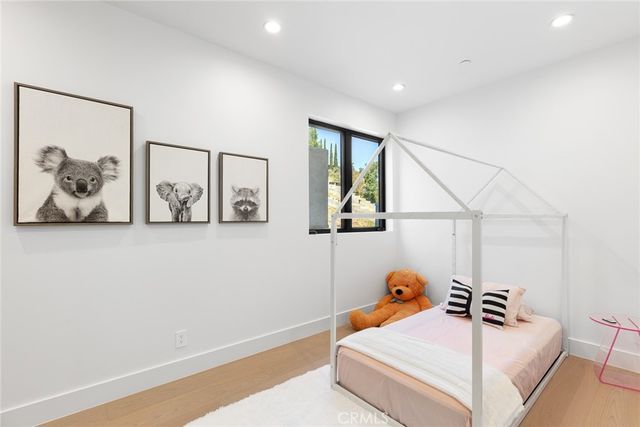 5134 Medina Road, Woodland Hills, CA 91364