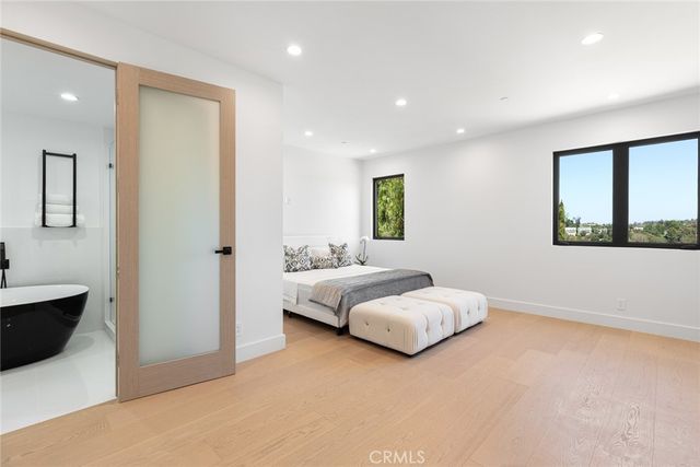 5134 Medina Road, Woodland Hills, CA 91364