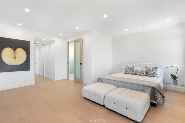 5134 Medina Road, Woodland Hills, CA 91364