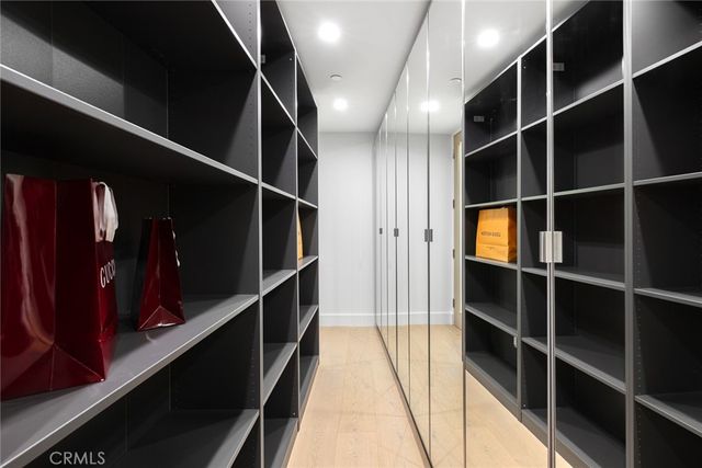 5134 Medina Road, Woodland Hills, CA 91364