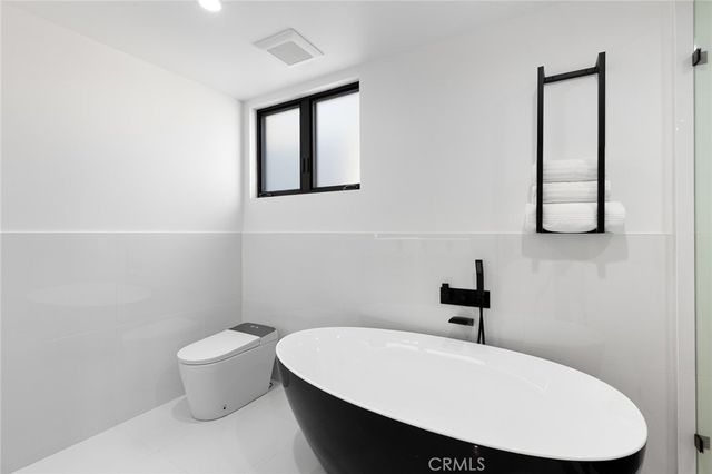 5134 Medina Road, Woodland Hills, CA 91364